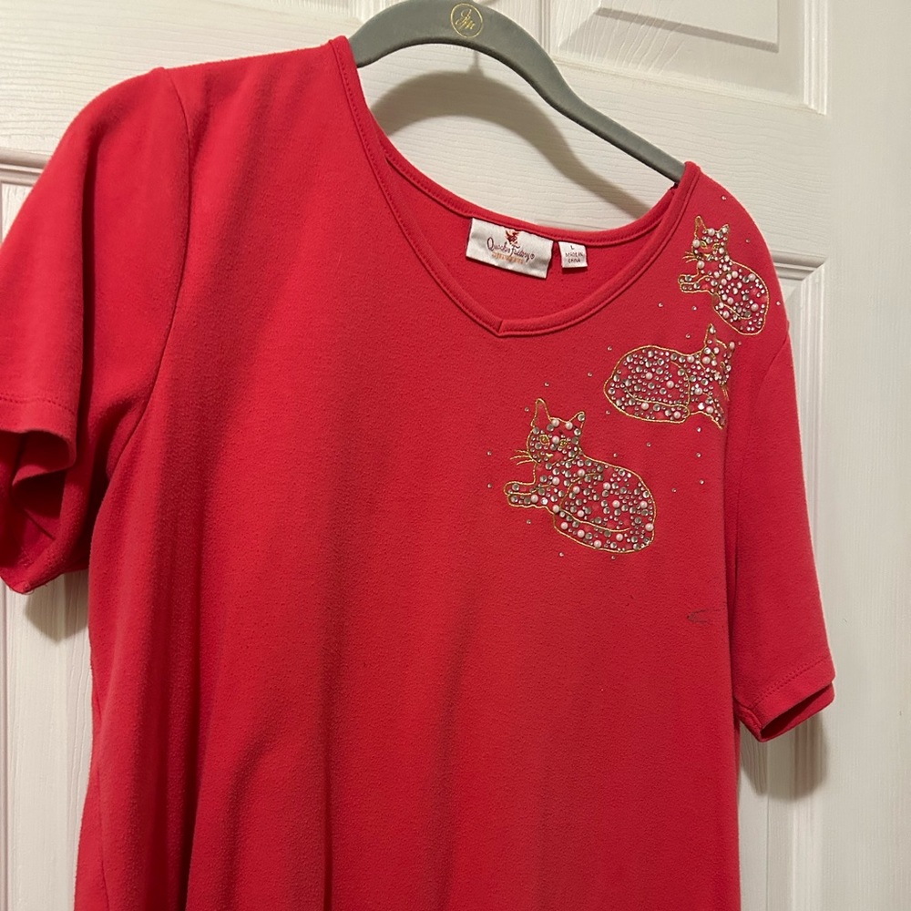 Quaker factory embroidered cat shirt